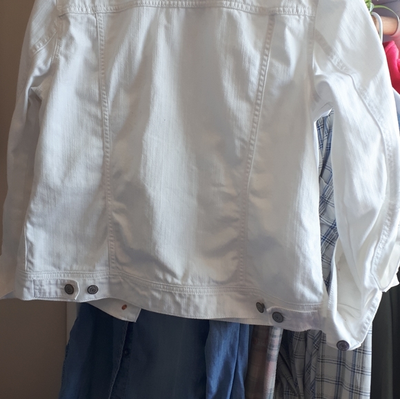 Jean jacket - Picture 5 of 5